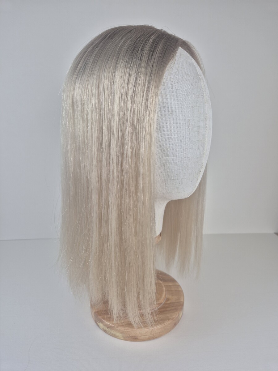 Claire 16 inch 8x8 Ribbon