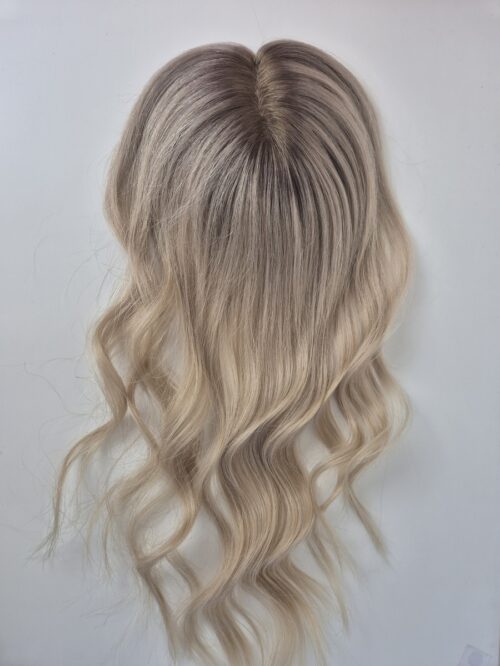 Blonde Rooted 8