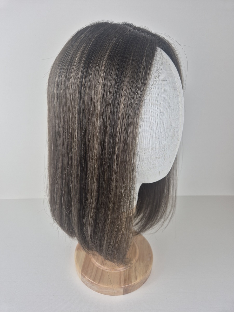Vivian 16 inch 7x7 Ribbon