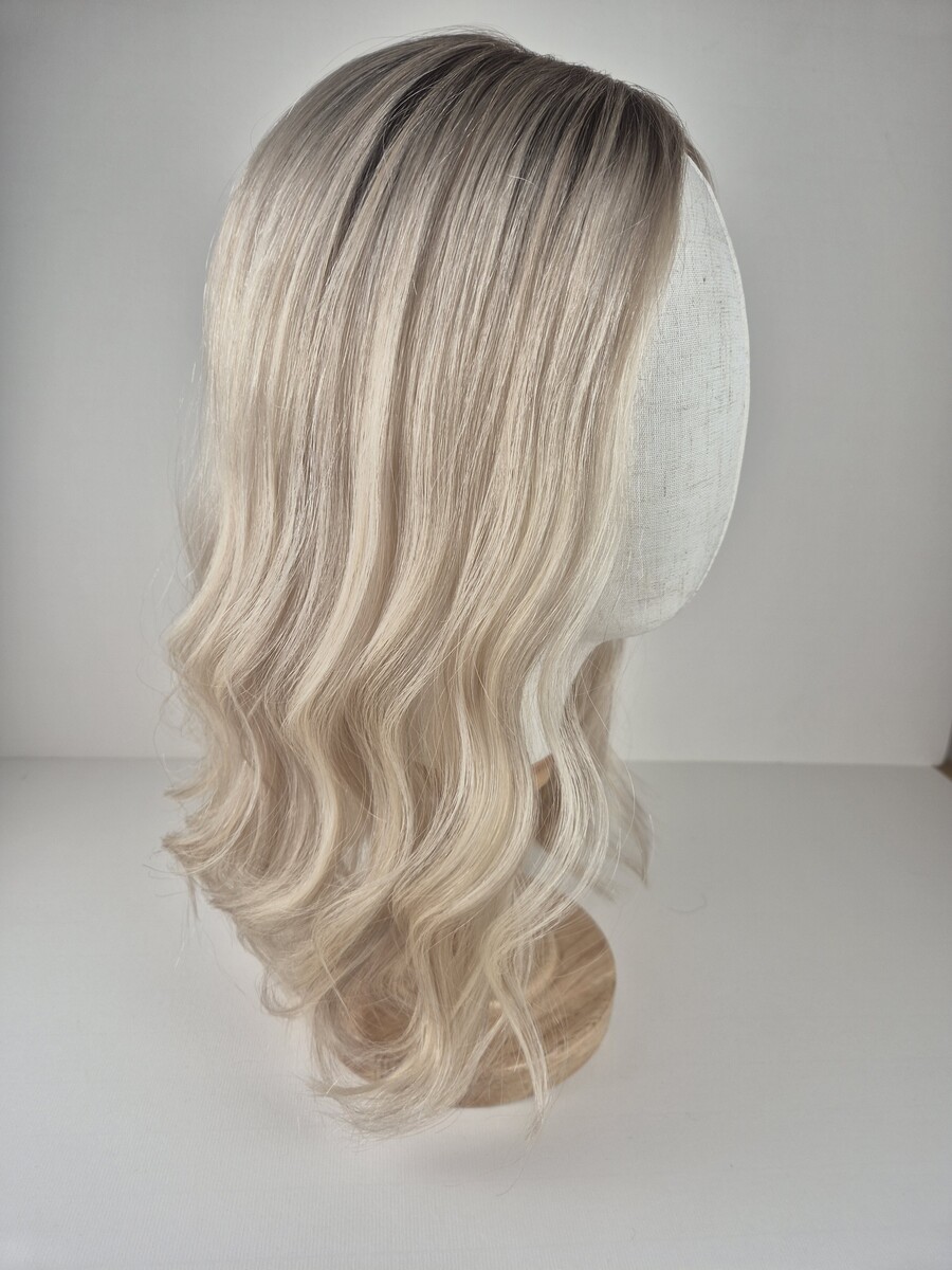 Diva Lace Topper