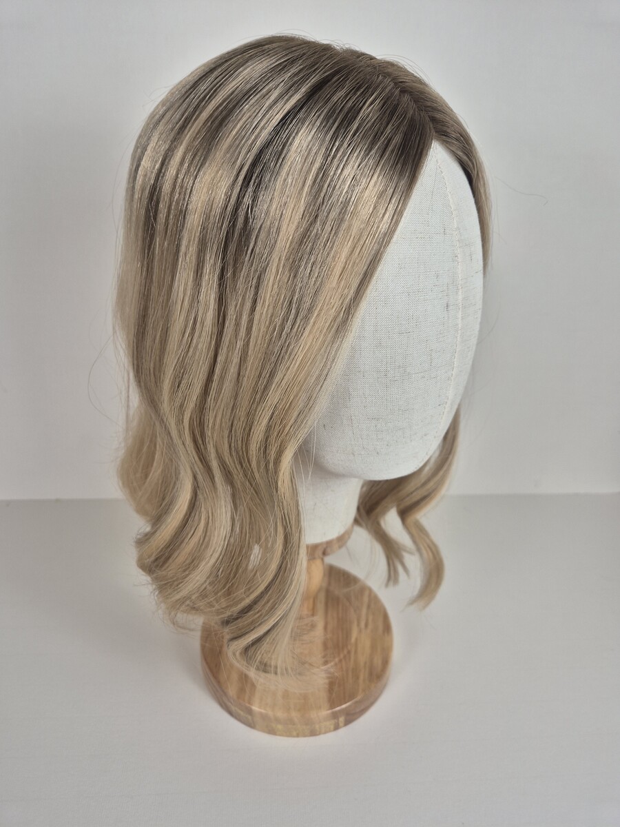 Kelly Ribbon Topper 1